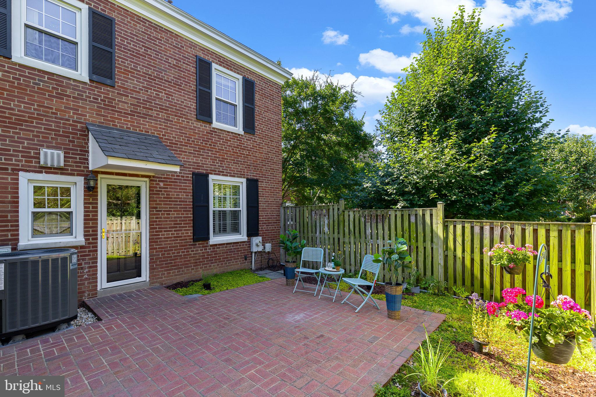 FAIRLINGTON ARBORS - Residential