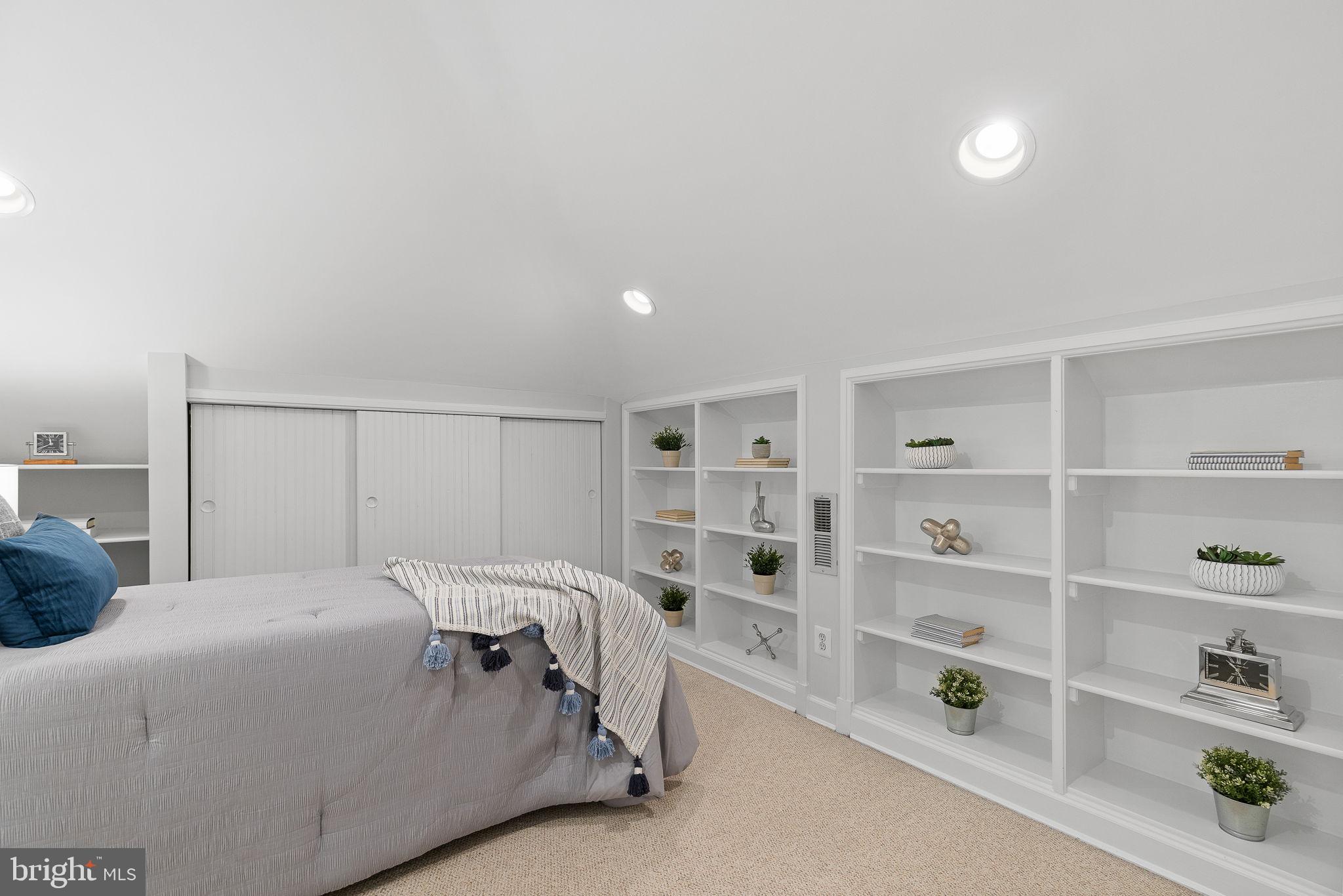 FAIRLINGTON ARBORS - Residential