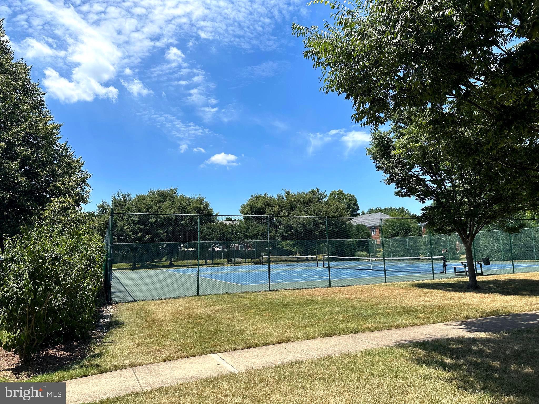 FAIRLINGTON ARBORS - Residential