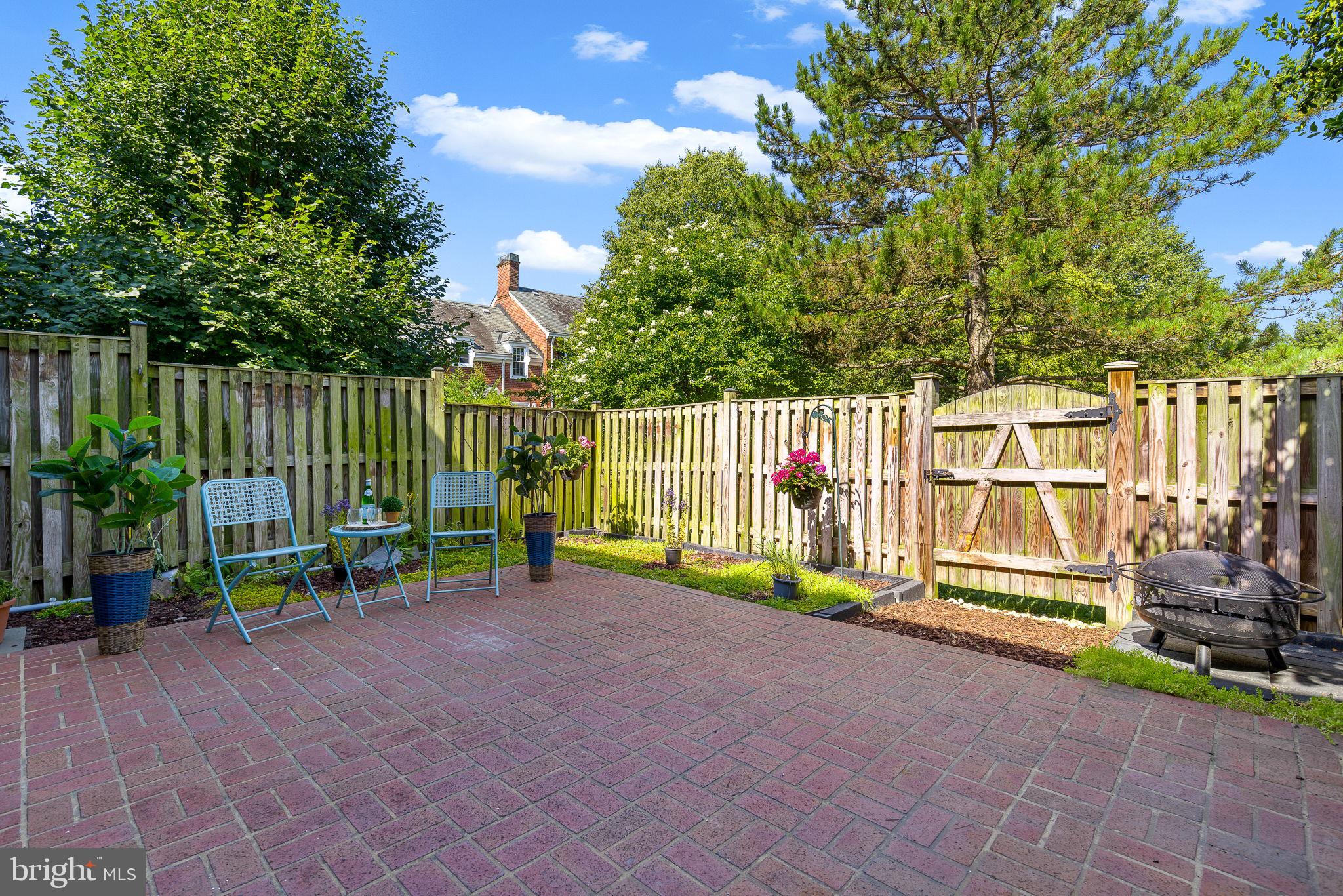 FAIRLINGTON ARBORS - Residential