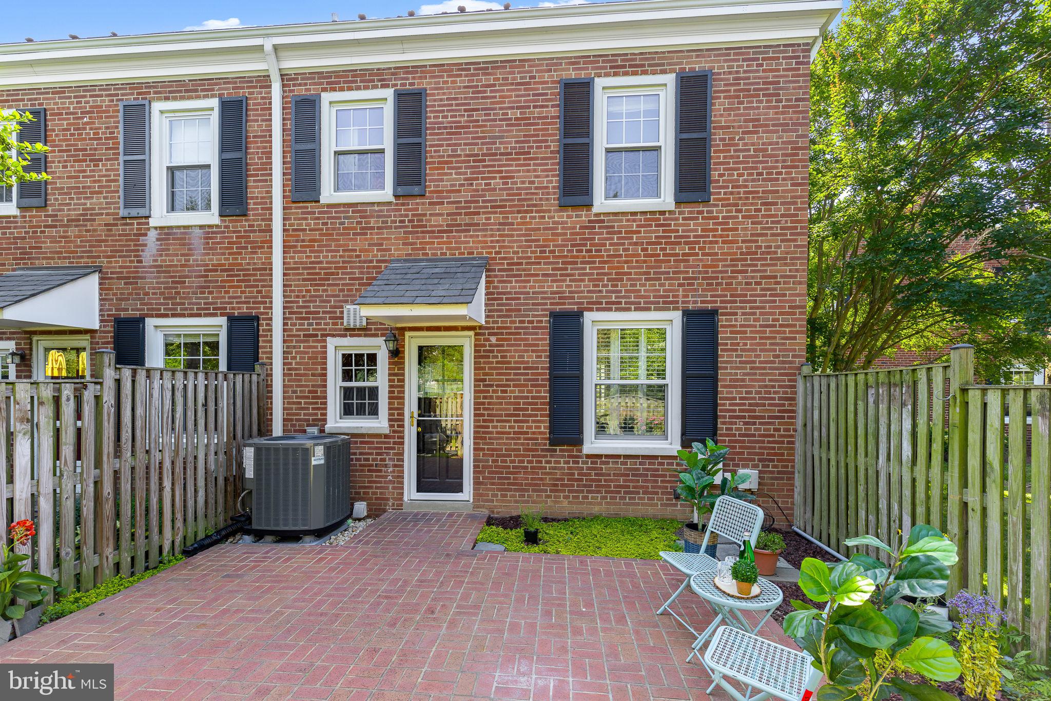 FAIRLINGTON ARBORS - Residential