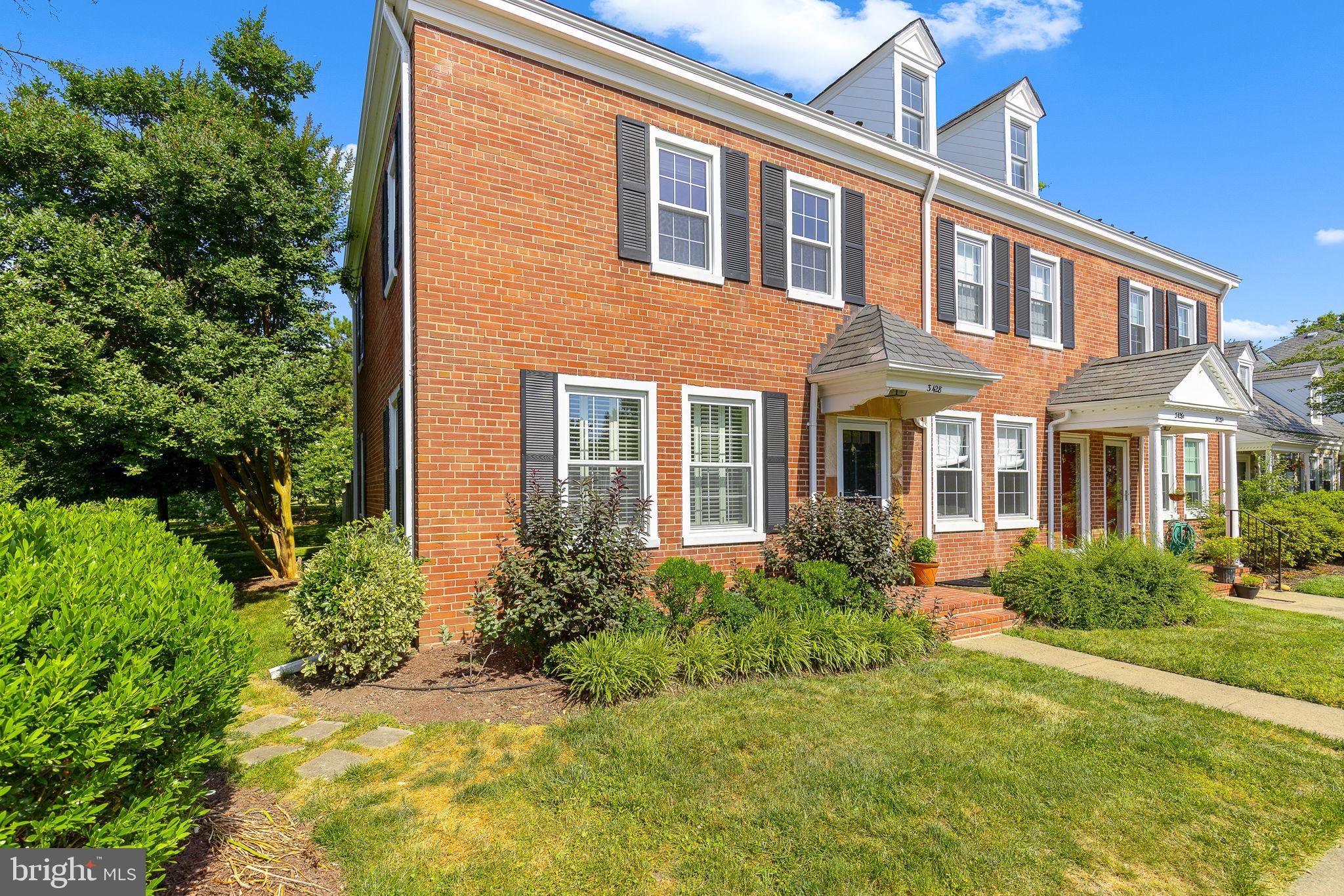 FAIRLINGTON ARBORS - Residential