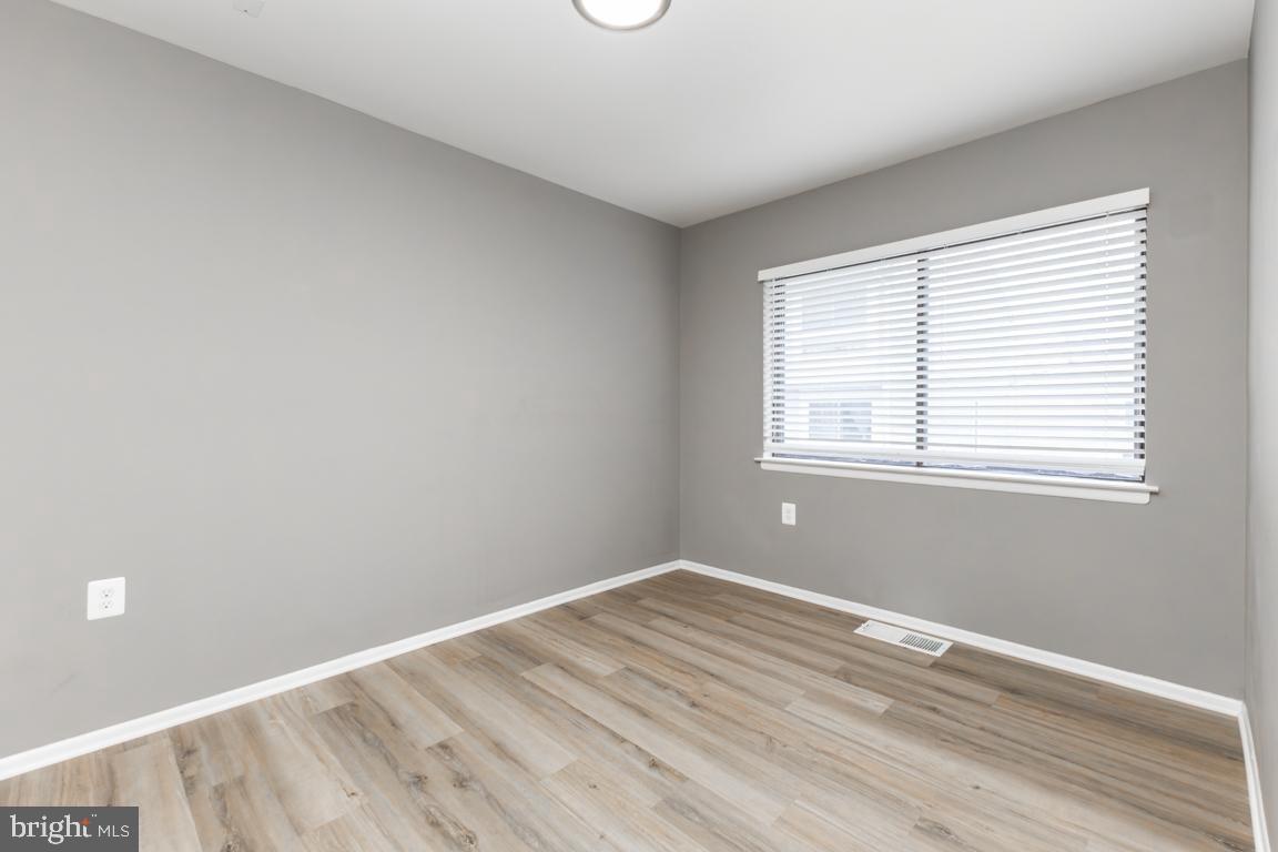 THE VILLAGES CONDO - Residential Lease