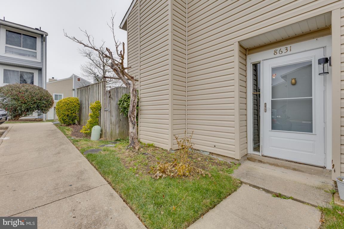 THE VILLAGES CONDO - Residential Lease