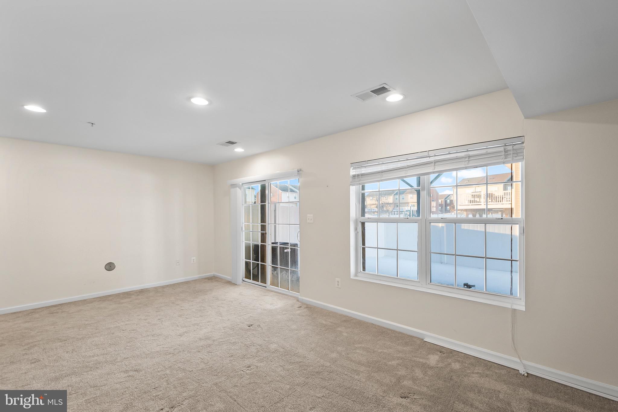 ST CHARLES SHEFFIELD - Residential Lease