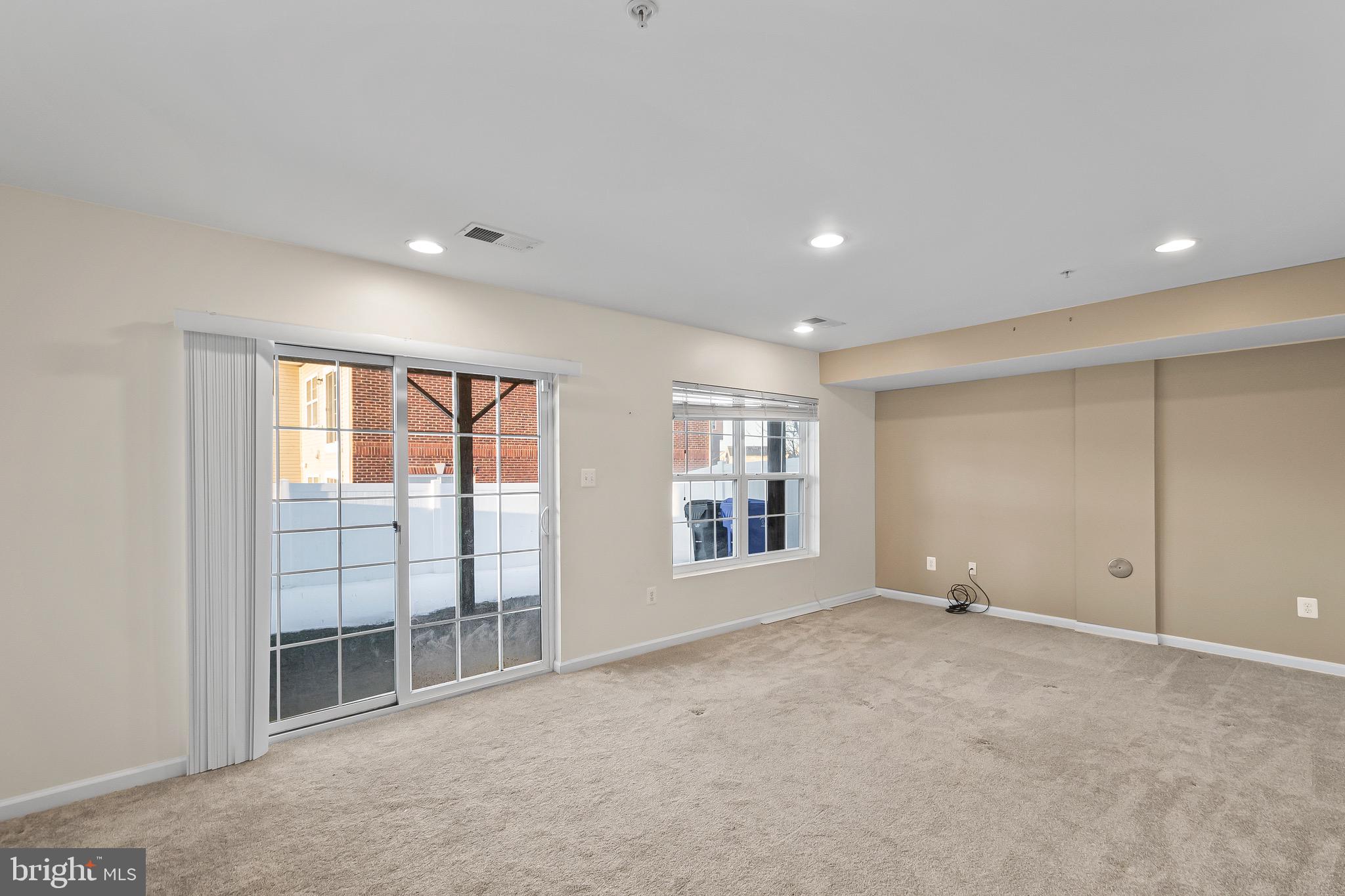 ST CHARLES SHEFFIELD - Residential Lease