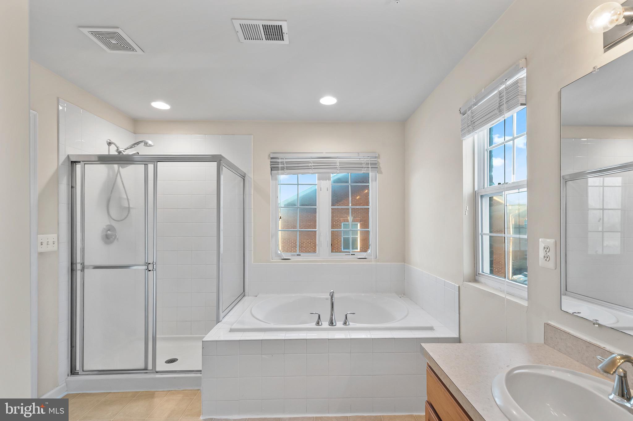 ST CHARLES SHEFFIELD - Residential Lease