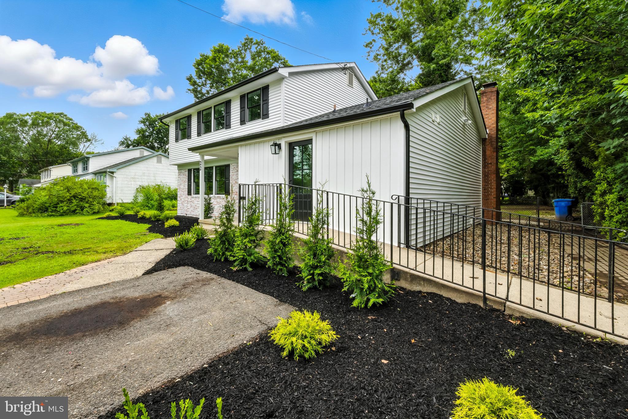 22 E SPLIT ROCK DRIVE