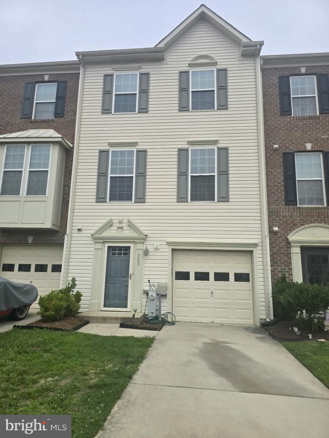 225 STAYSAIL DRIVE