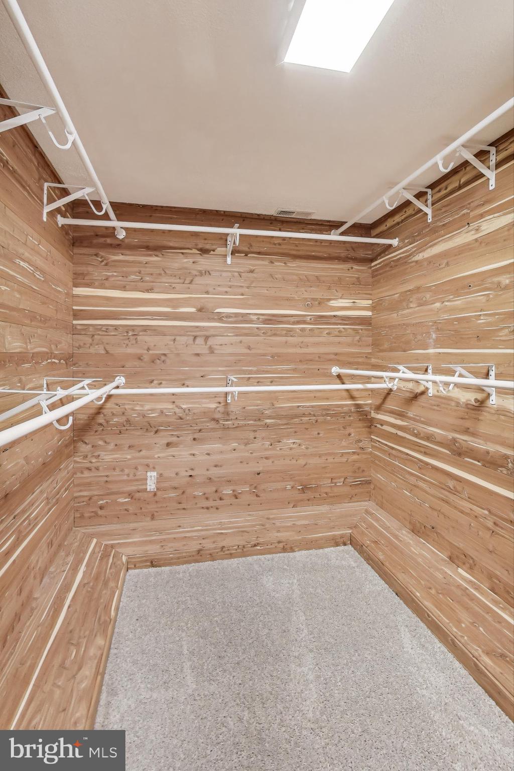 WEST LINDEN HILLS - Residential