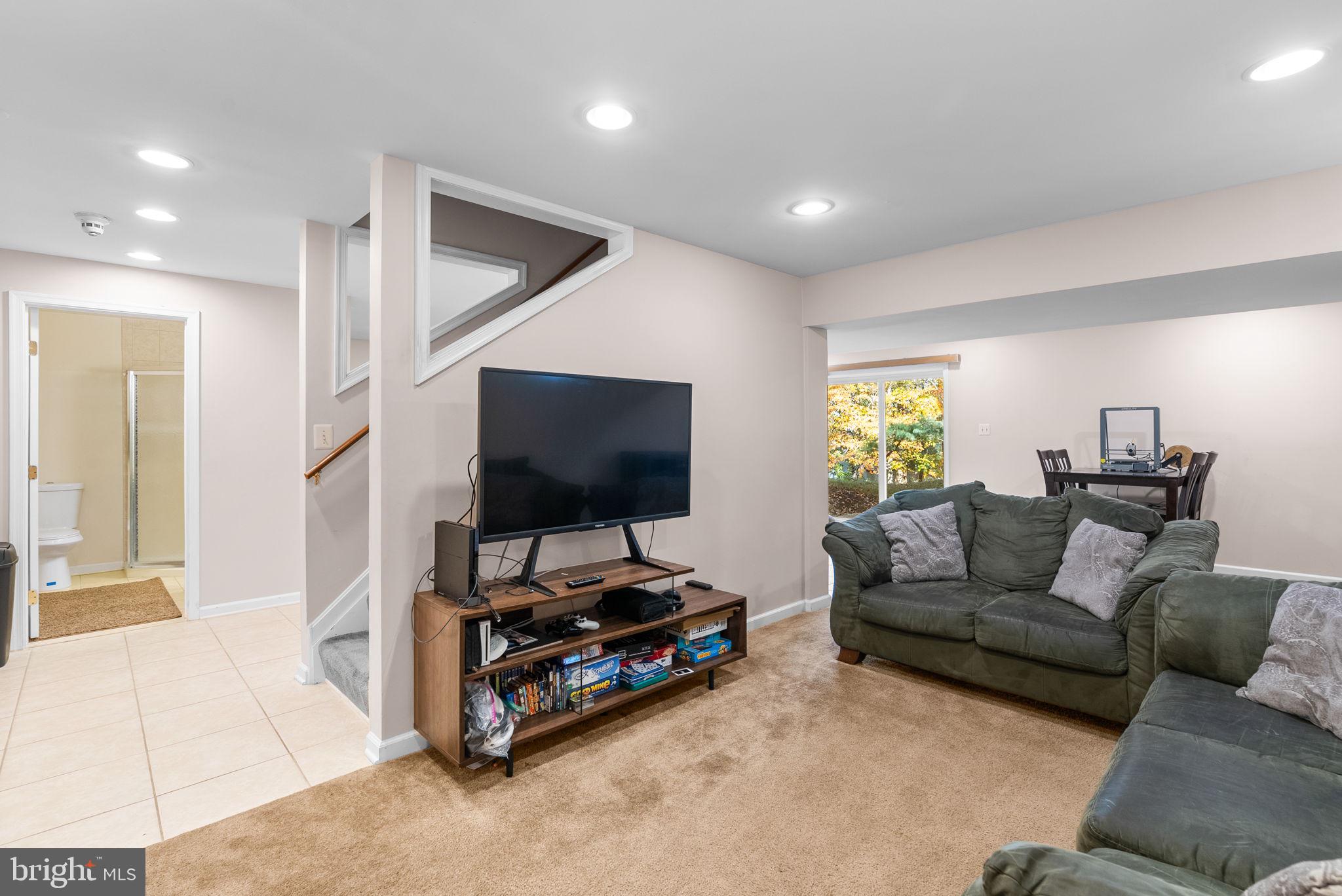 WESTPHALIA WOODS - Residential Lease