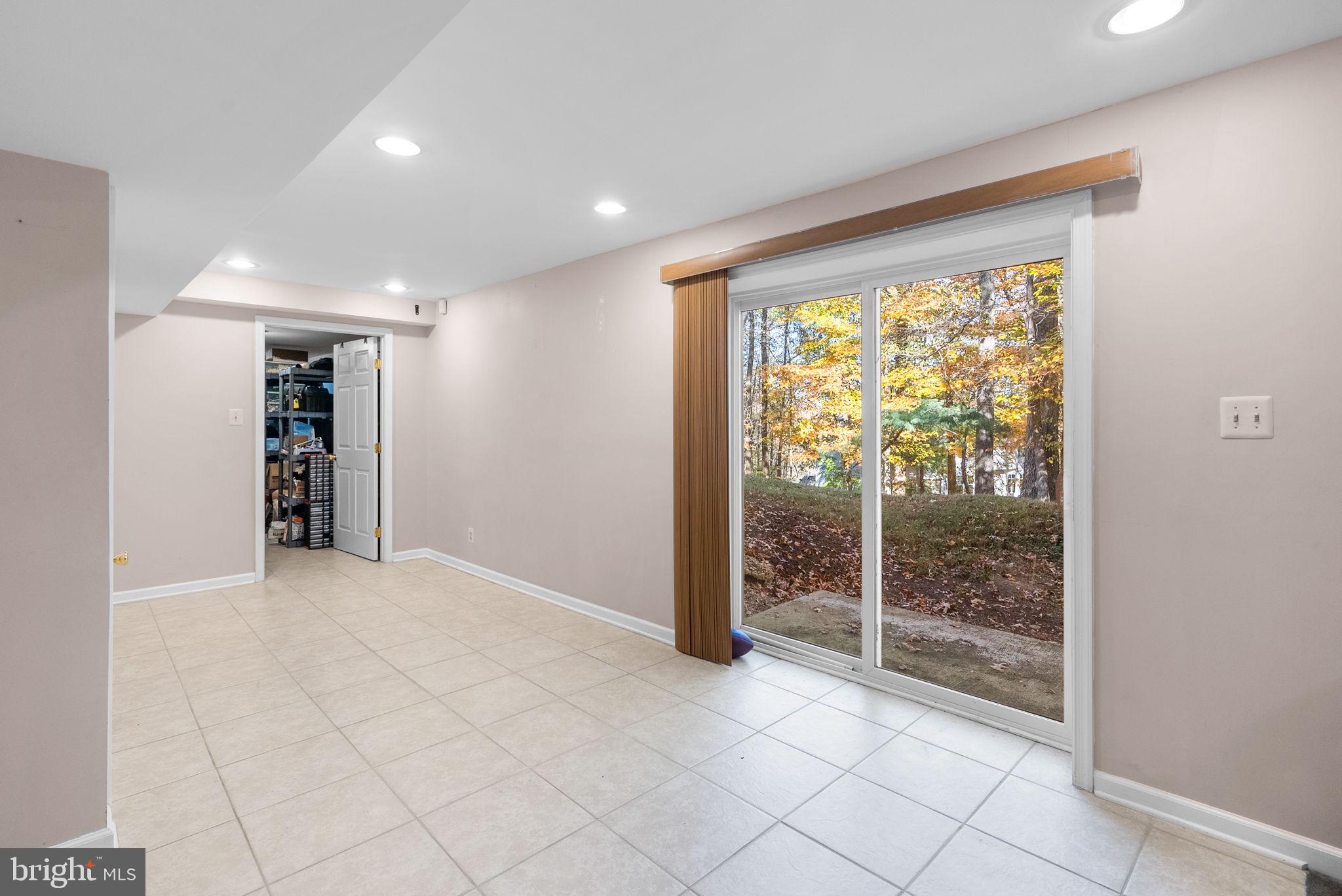 WESTPHALIA WOODS - Residential Lease