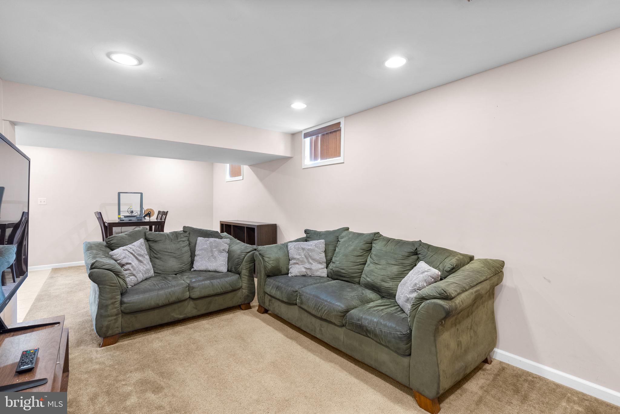 WESTPHALIA WOODS - Residential Lease