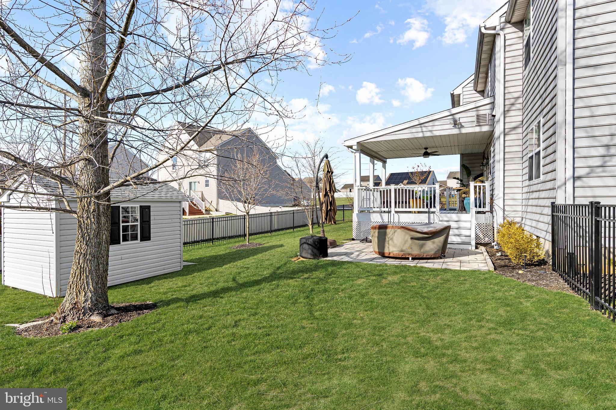 LONDON CROFT - Residential