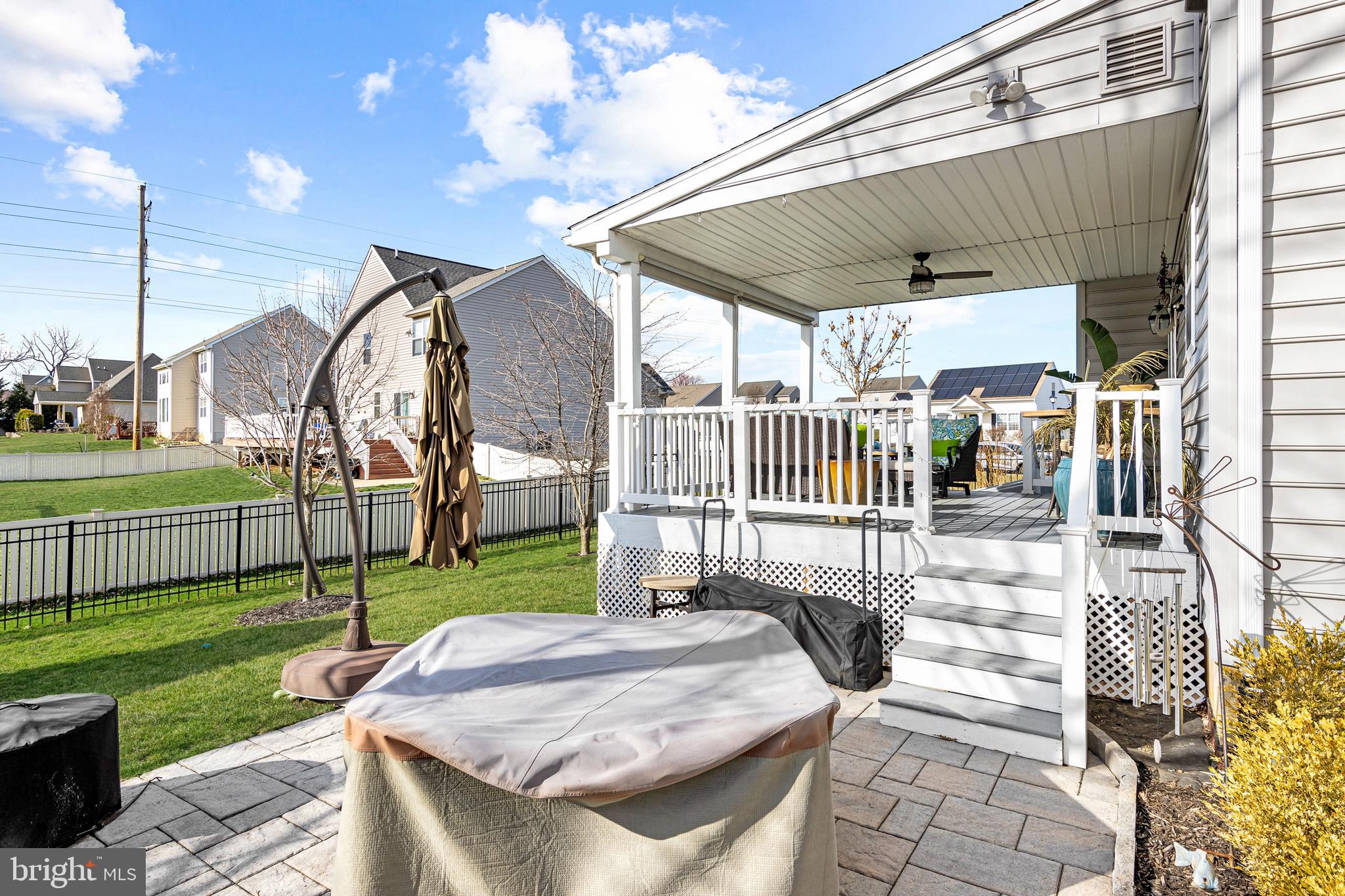 LONDON CROFT - Residential