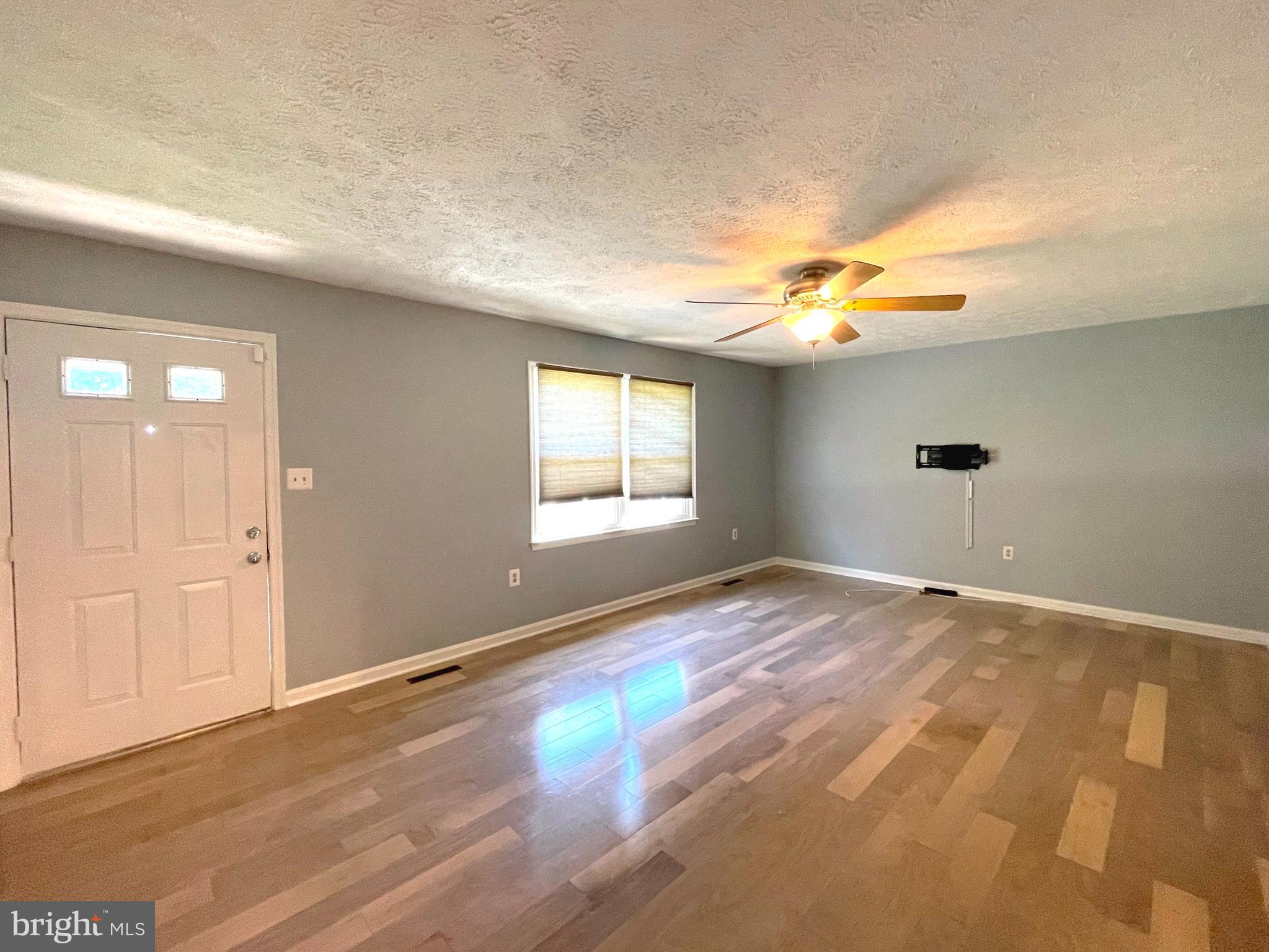 CLIFFTON ON THE POTOMAC - Residential Lease