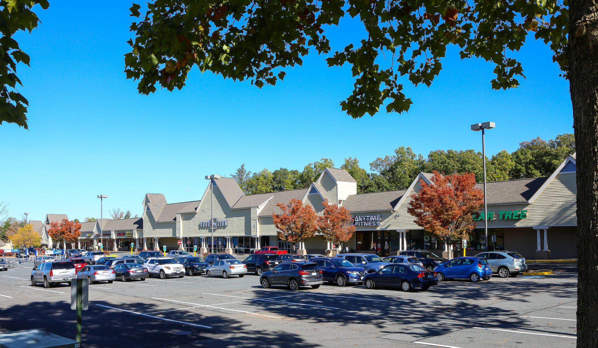 COUNTRY CLUB LAKE - Residential