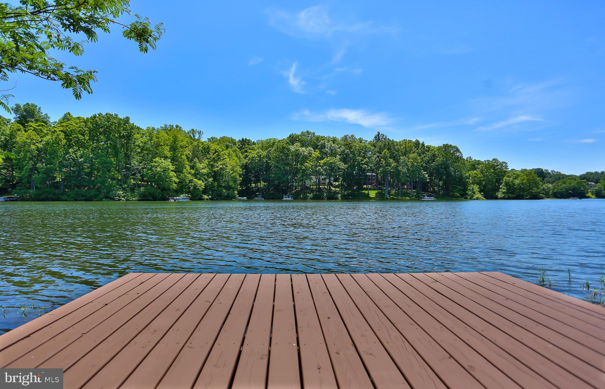 COUNTRY CLUB LAKE - Residential