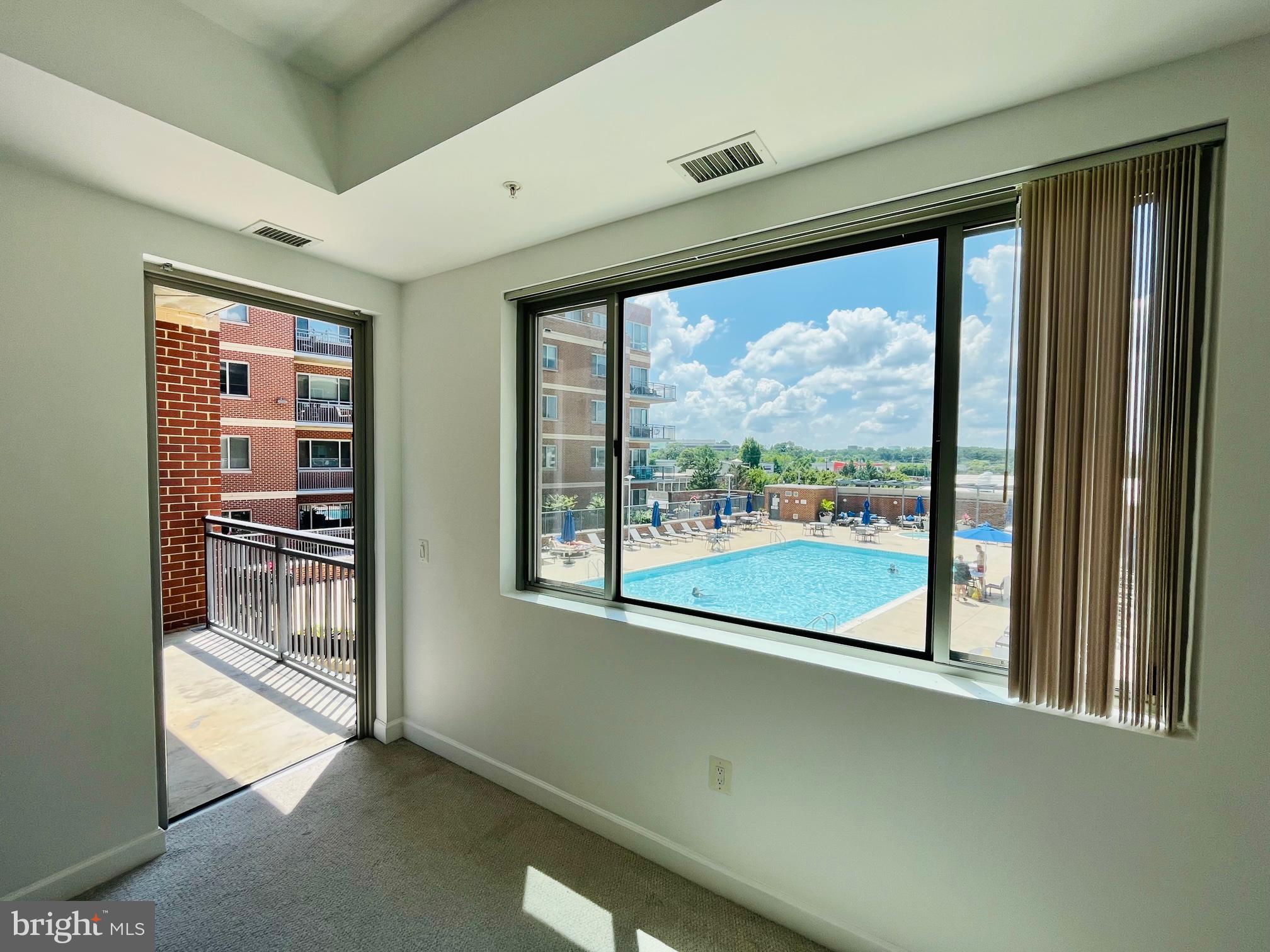 VANTAGE AT MERRIFIELD - Residential Lease