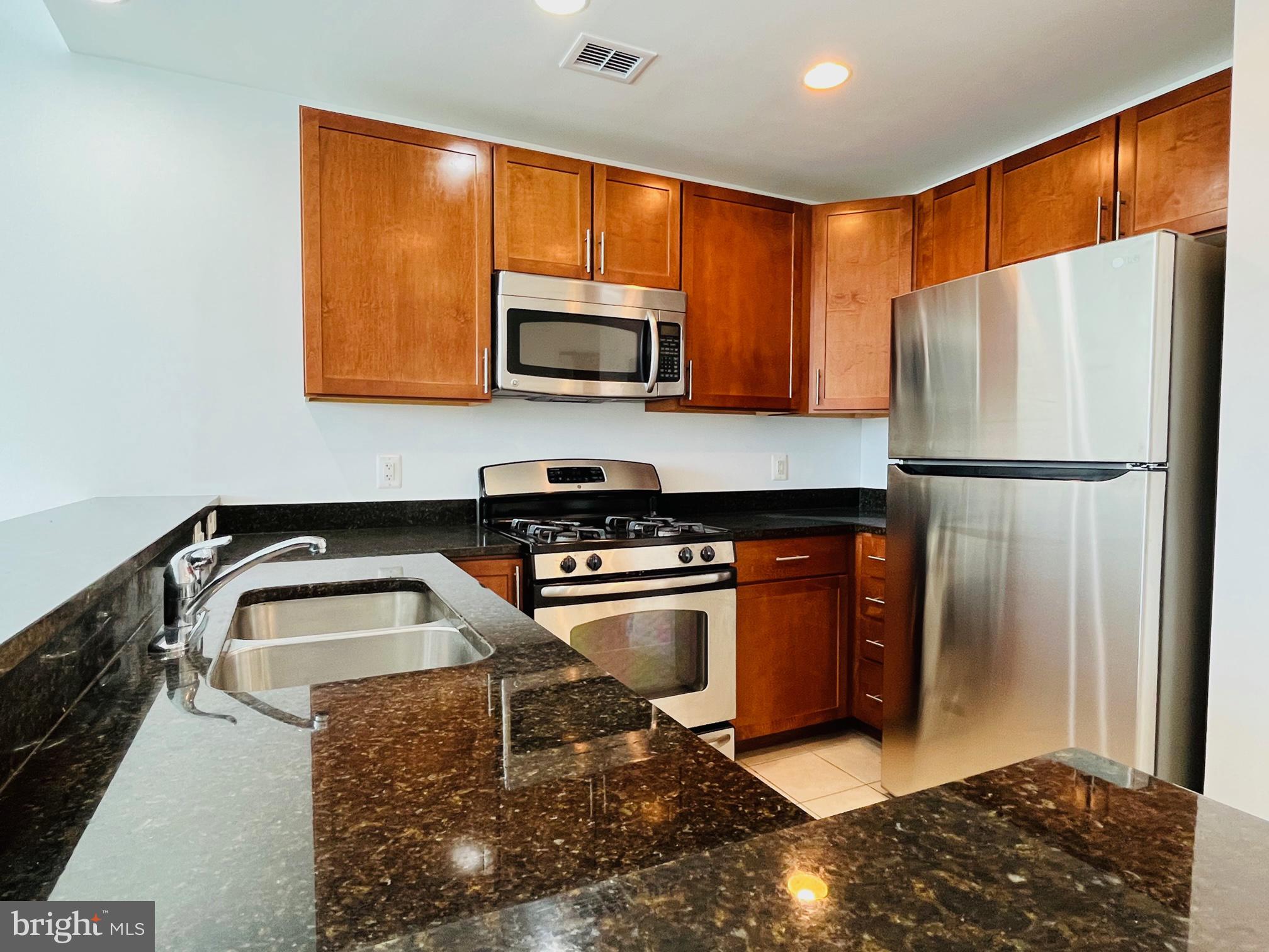 VANTAGE AT MERRIFIELD - Residential Lease