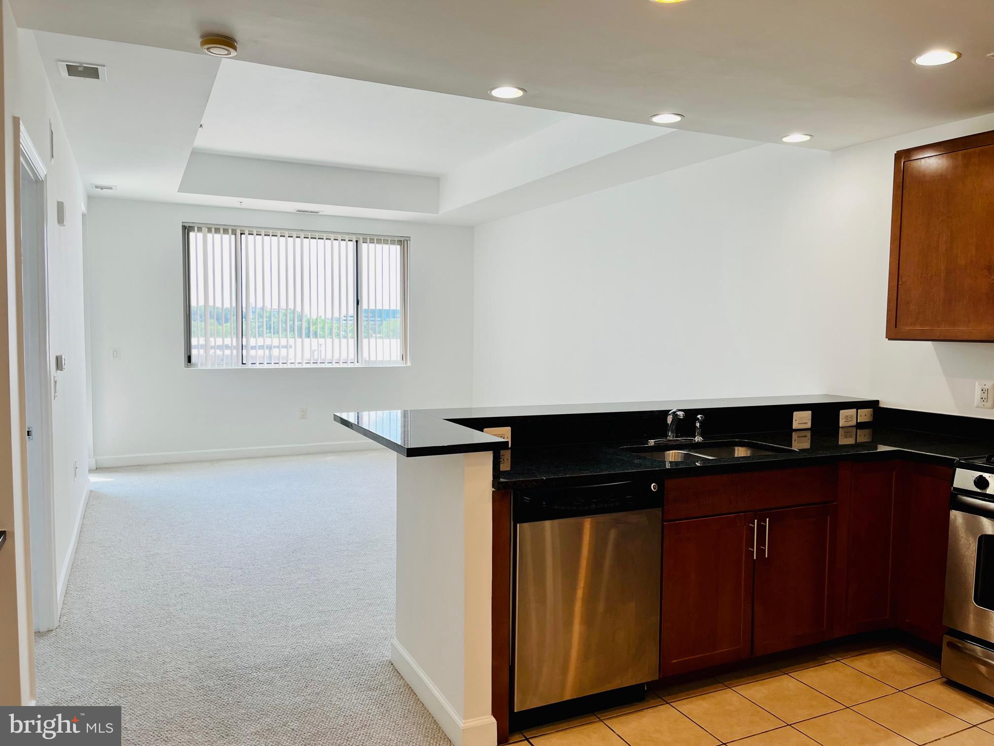 VANTAGE AT MERRIFIELD - Residential Lease