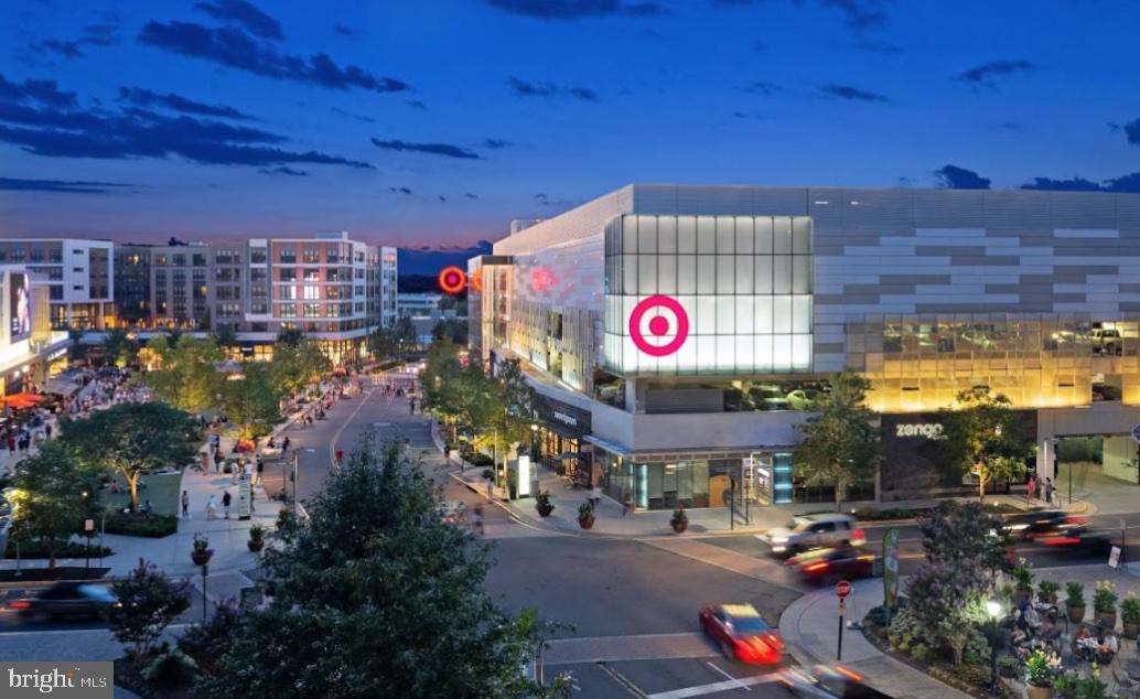 VANTAGE AT MERRIFIELD - Residential Lease