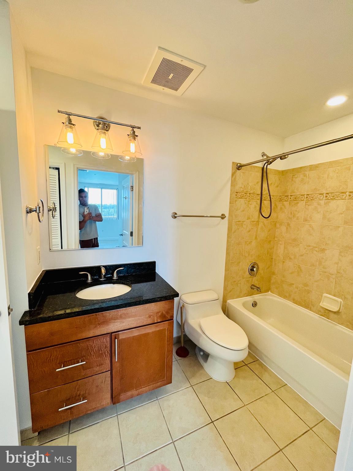 VANTAGE AT MERRIFIELD - Residential Lease