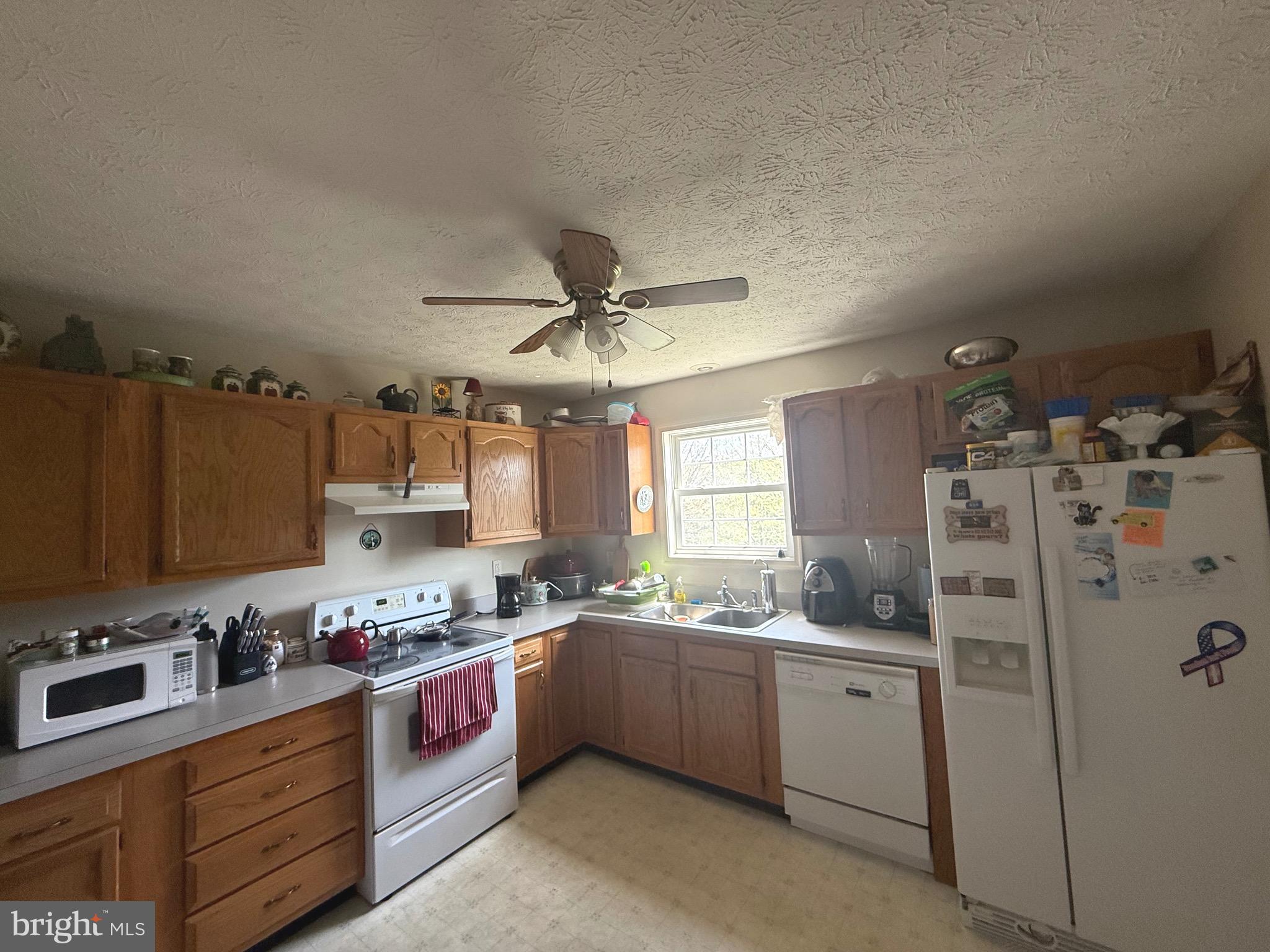 OPEQUON MEADOWS - Residential