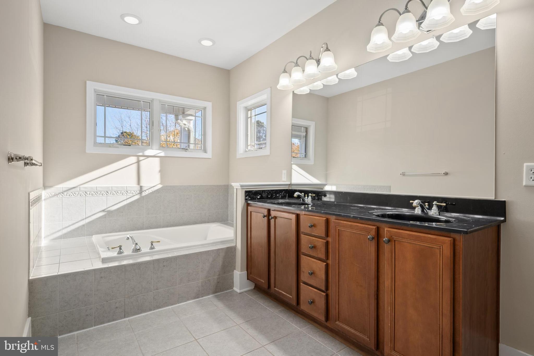 GLEN RIDDLE - Residential