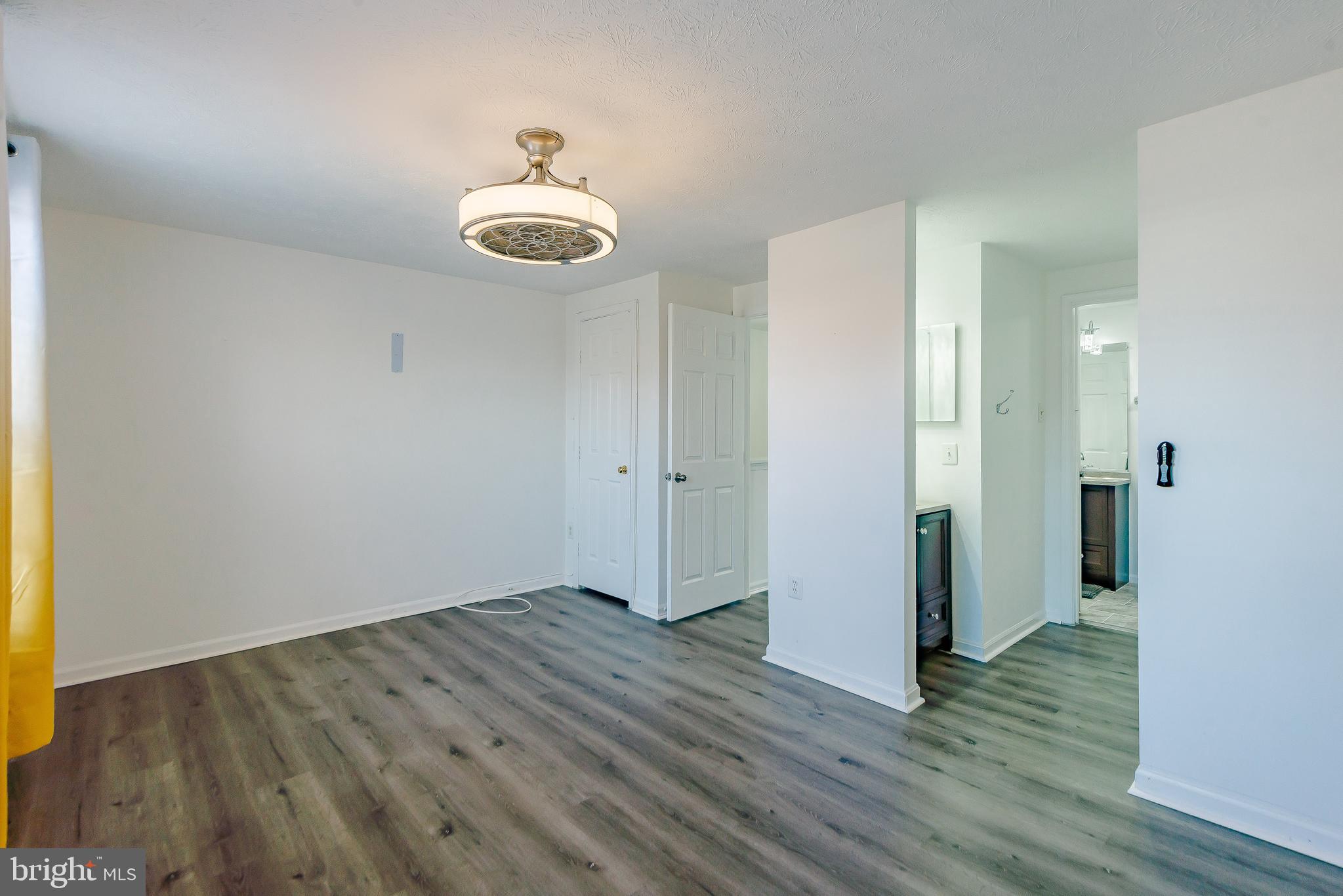 PARKVIEW TRAIL - Residential Lease