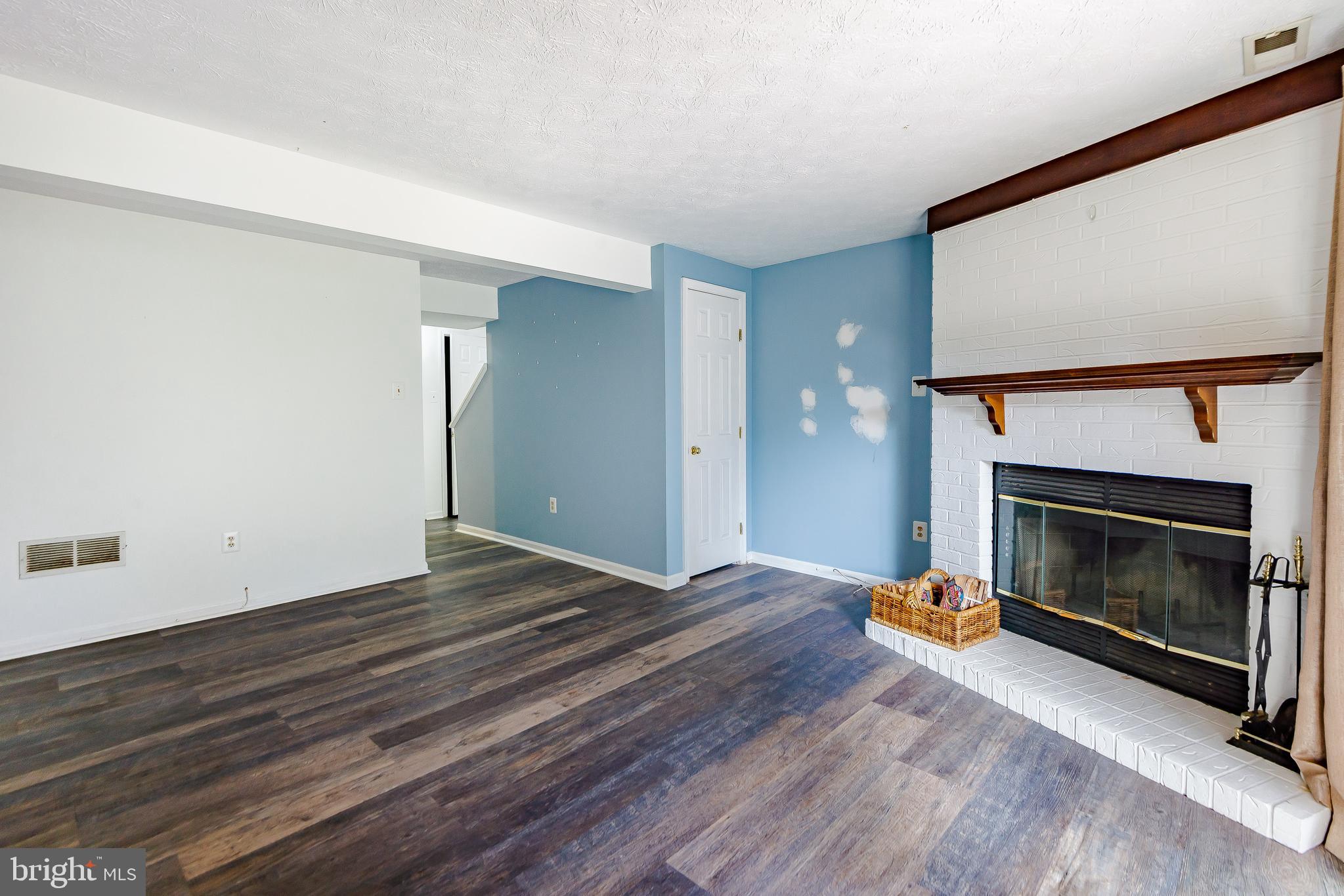 PARKVIEW TRAIL - Residential Lease