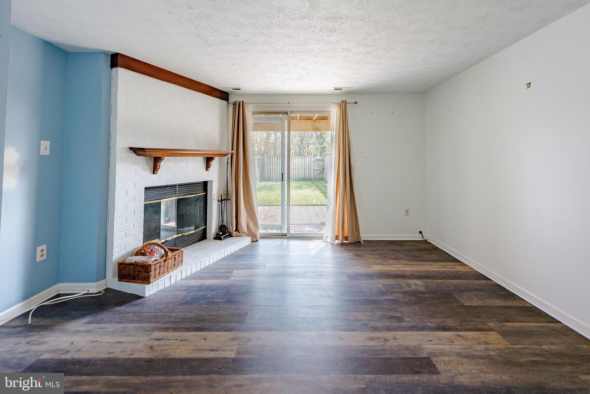 PARKVIEW TRAIL - Residential Lease