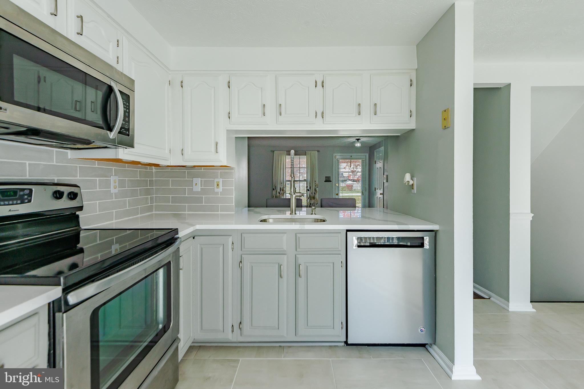 PARKVIEW TRAIL - Residential Lease