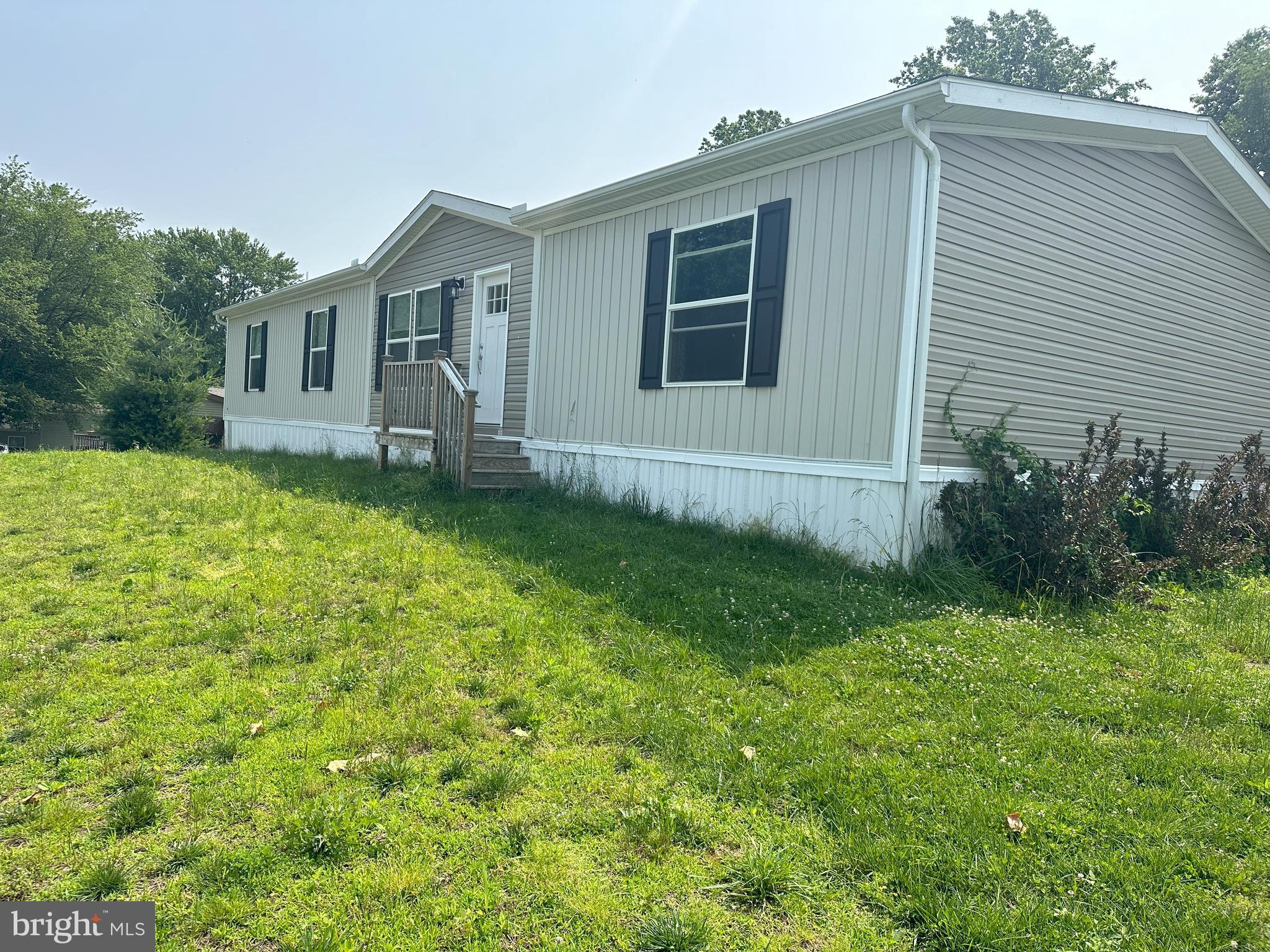 8 FOREST LANE