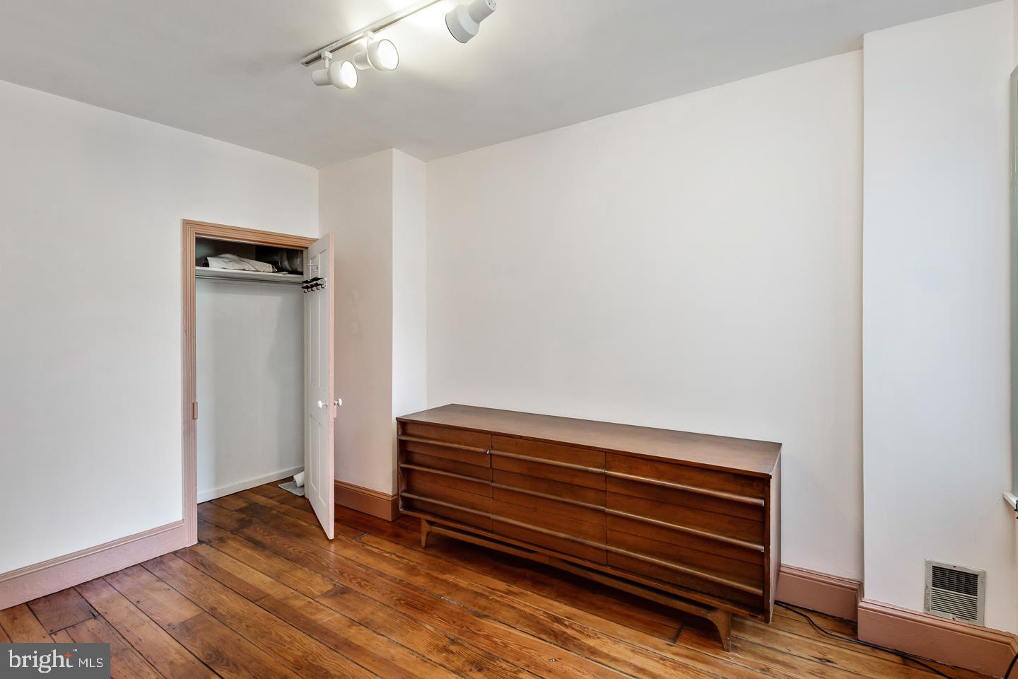 ART MUSEUM AREA - Residential