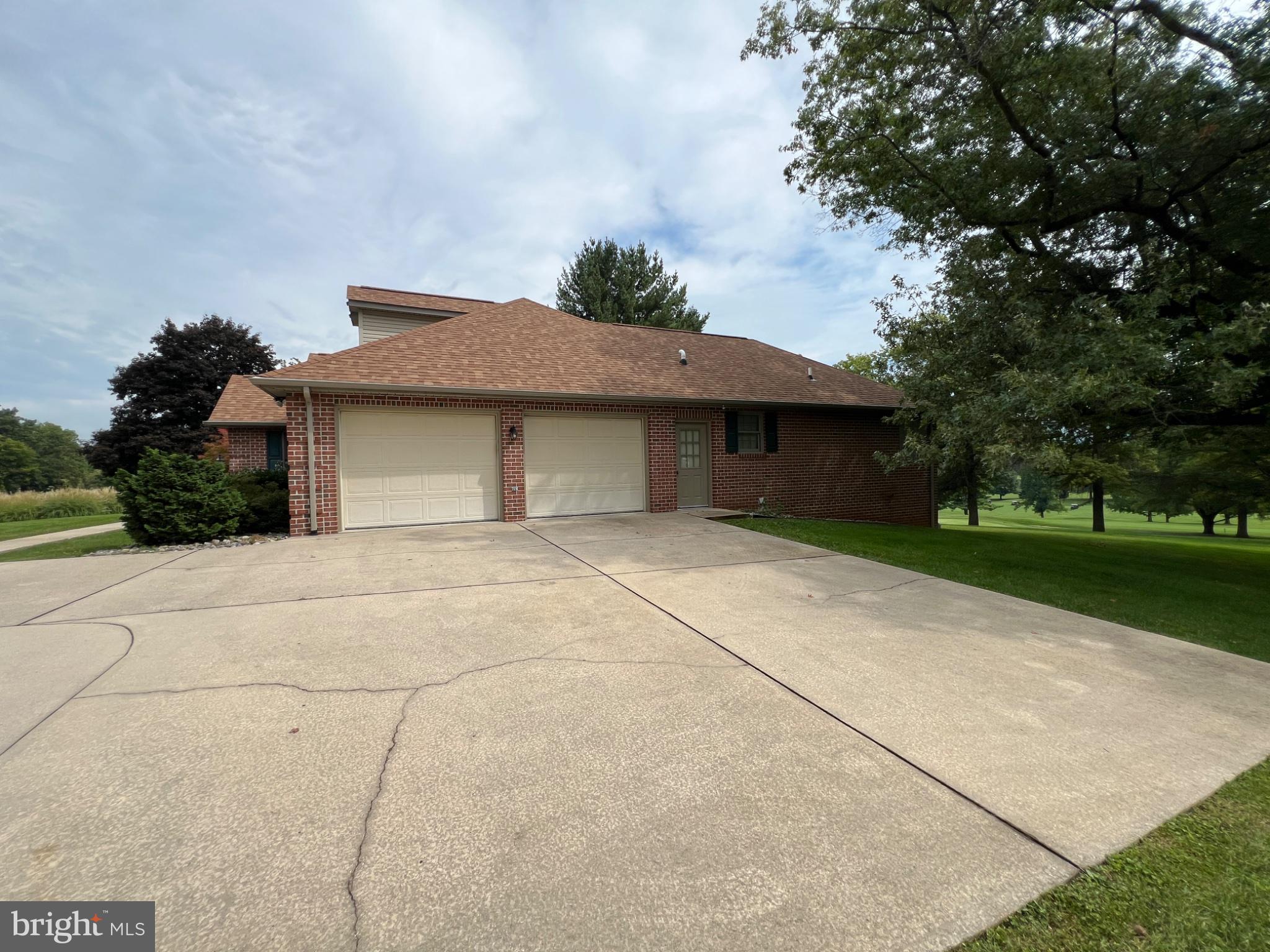 6066 FAIRWAY DRIVE W