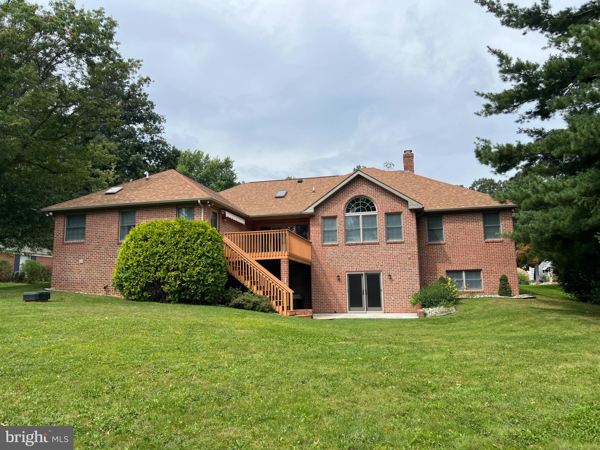6066 FAIRWAY DRIVE W