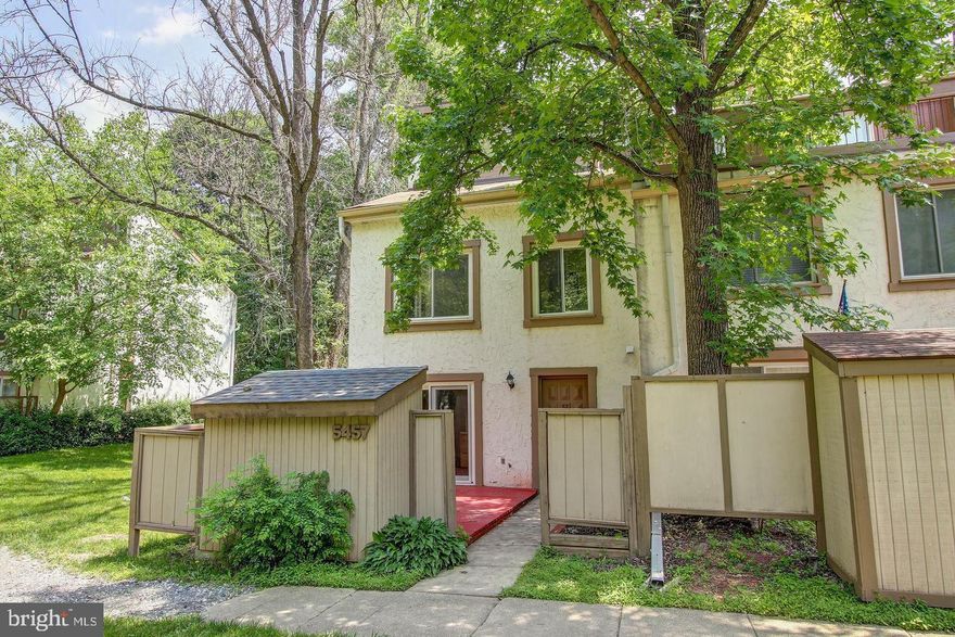 660+ credit & 3x income to rent ratio required. Recently renovated, 4 level end unit townhouse. 3 bedroom 2 and 1/2 bathroom. Finished basement for additional living space. Pets allowed. Includes shed. Quiet neighborhood. Washer & dryer in unit. Columbia Association for reduced gym member pricing, 2 min to Athletic Club gym. Cathedral ceilings at 2nd bedroom and 3rd floor bedroom. Hardwood floor. Spacious loft with a balcony overseeing woods and trails at the back. Full kitchen. Separate dining room. Sliding door off family room to the outside backyard. Howard County public school system. Conveniently located and close to restaurants, shopping and main roads.   Easy access to major highways, minutes away from 108, 175, 29, and 32. Drive 4 min to Howard Community College, 4 min to Howard General Hospital, 7 min to Columbia Mall, 2 min to Cedar Lane Park. Move-in ready.