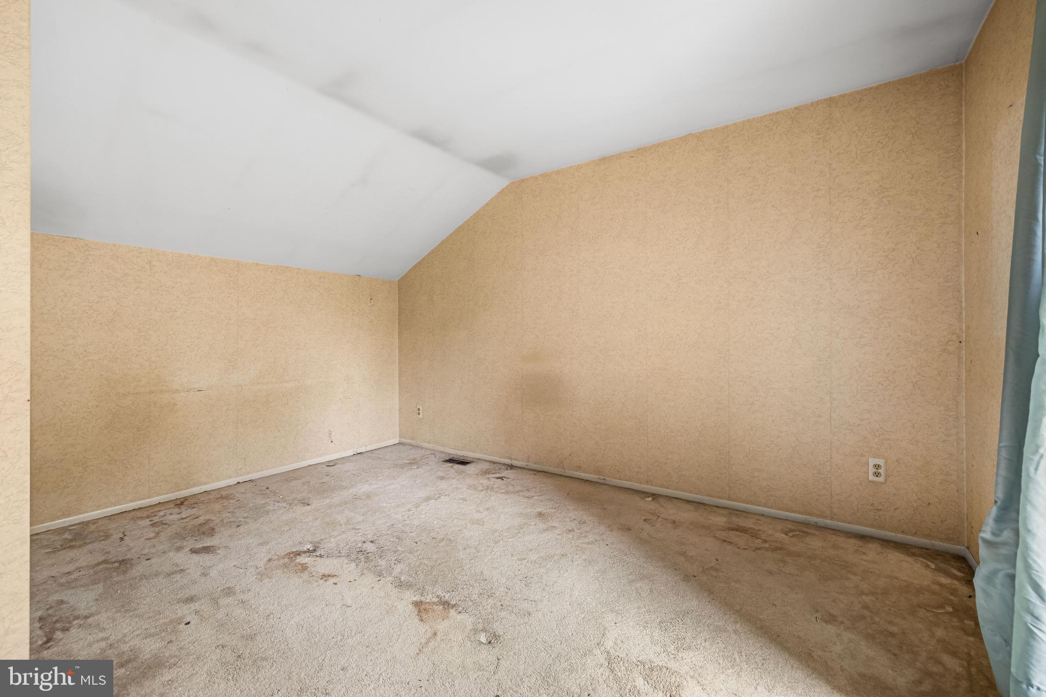 RIVERSIDE - Residential