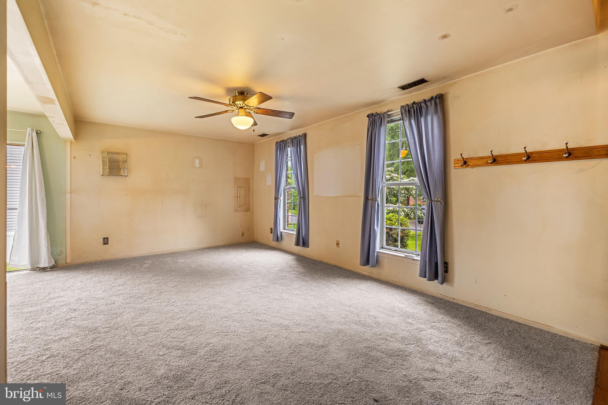 RIVERSIDE - Residential