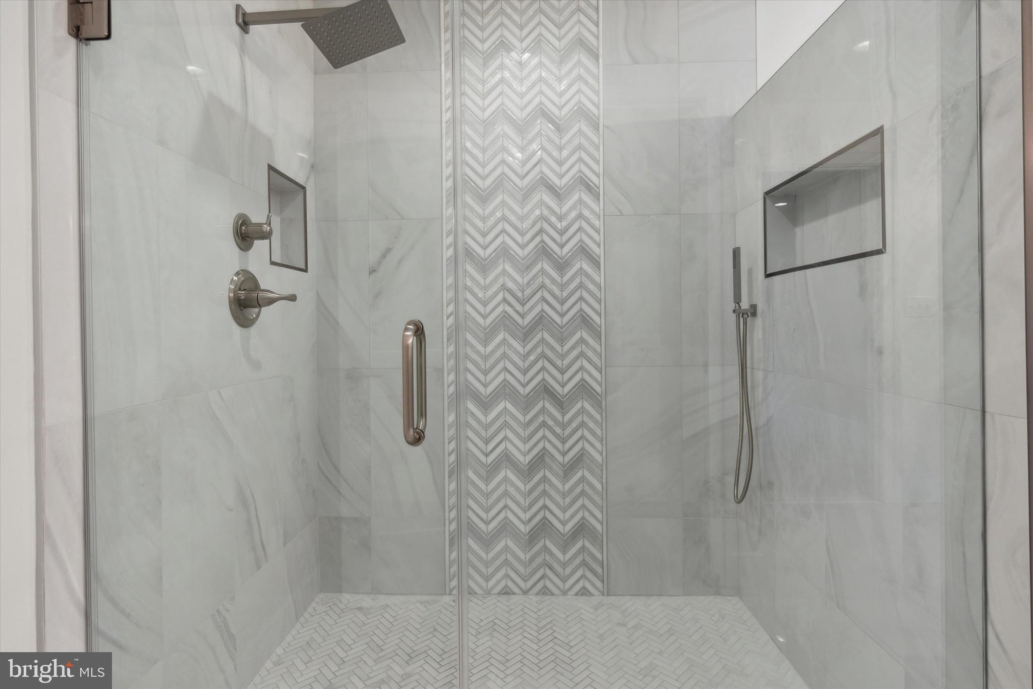 FAIRFIELD AT FARMV - Residential