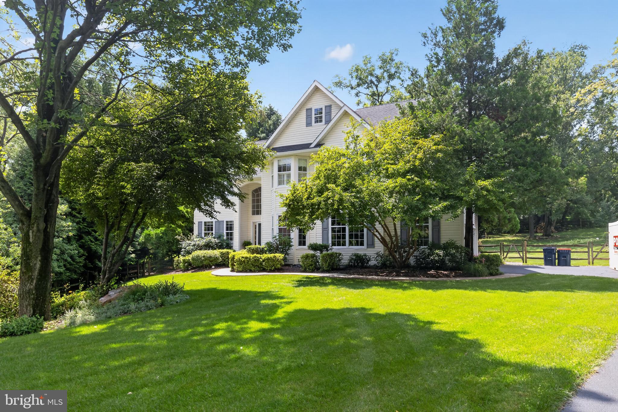 3 HOLLAND COURT