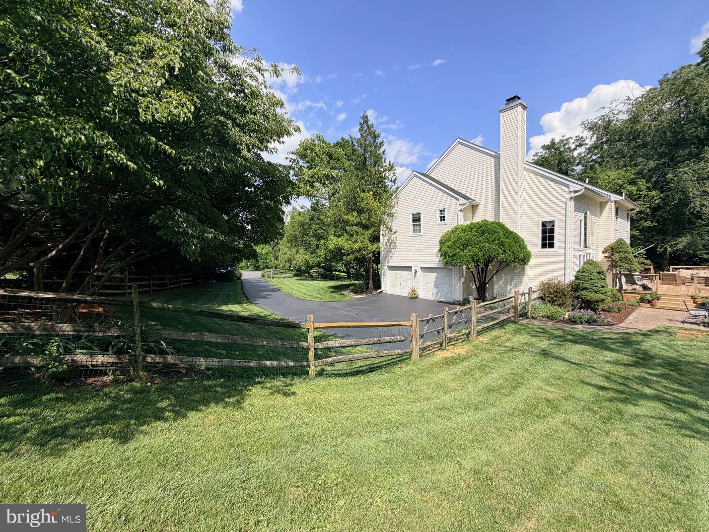 3 HOLLAND COURT