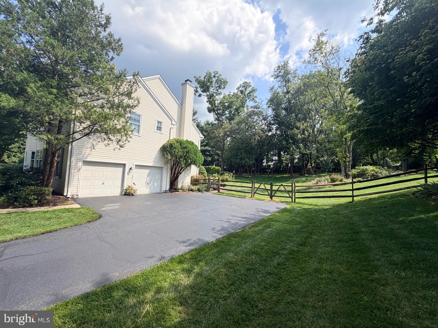 3 HOLLAND COURT