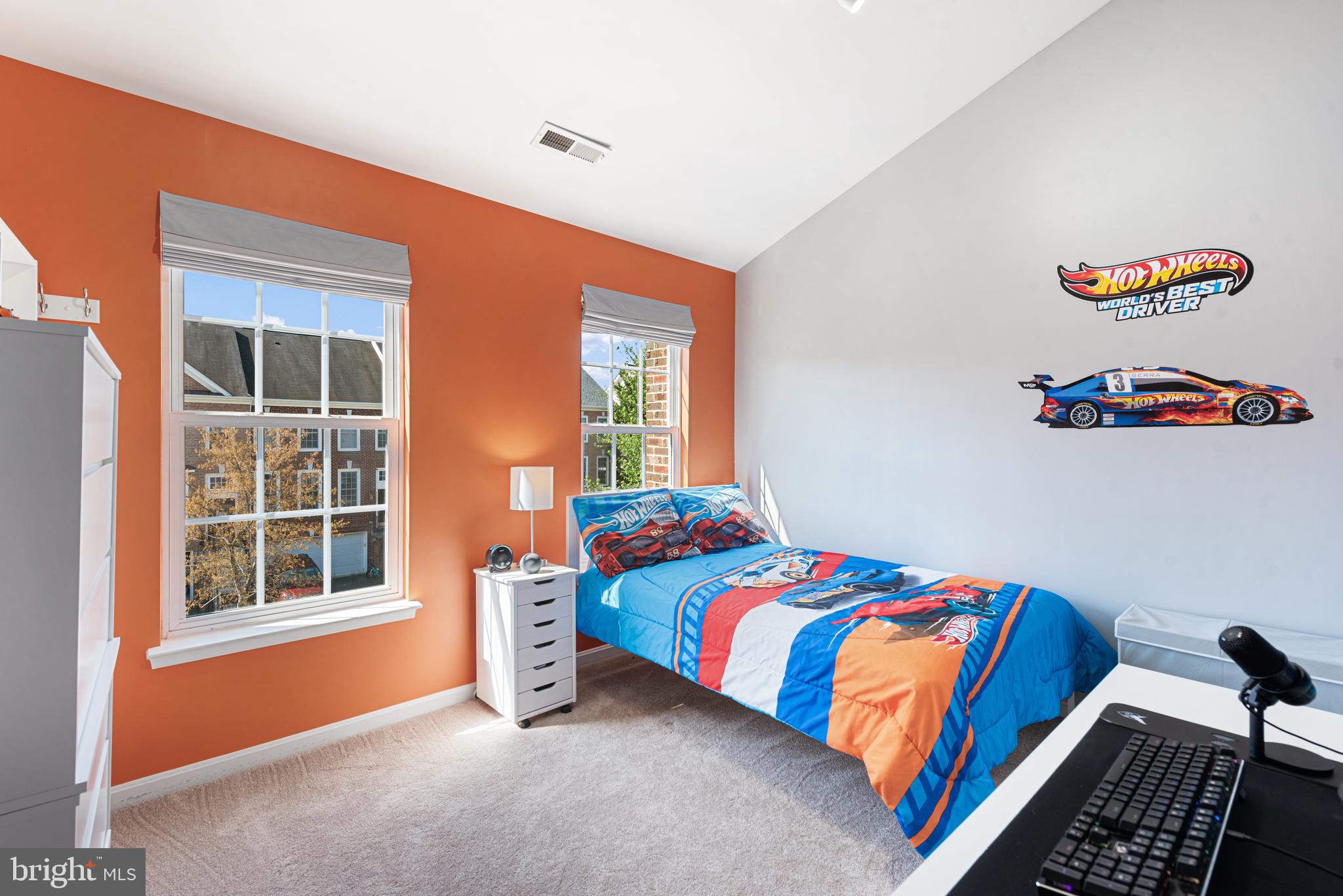 SOUTH RIDING - Residential