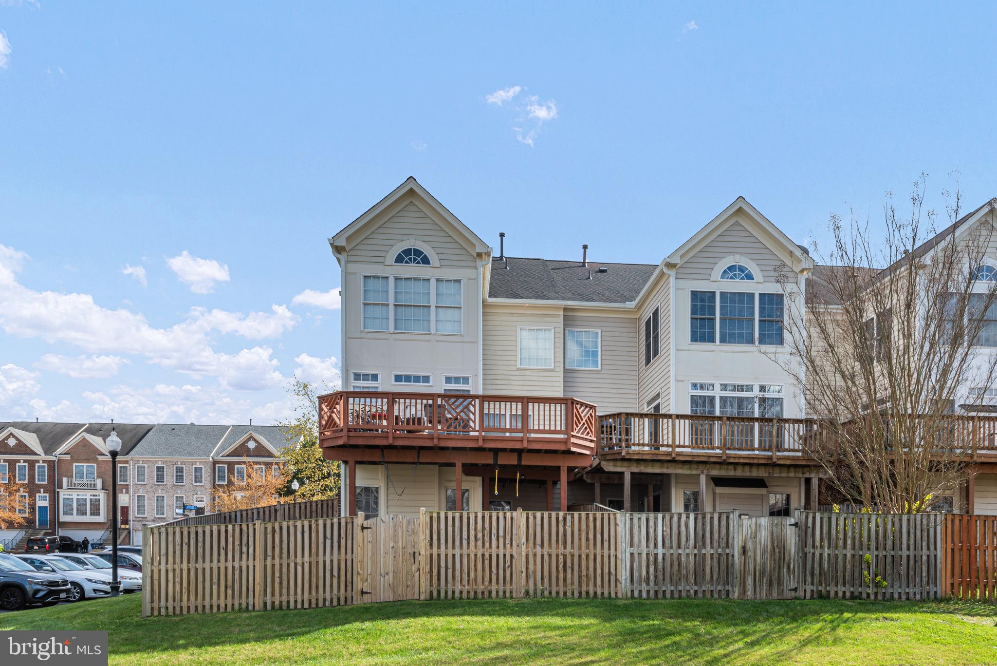 SOUTH RIDING - Residential