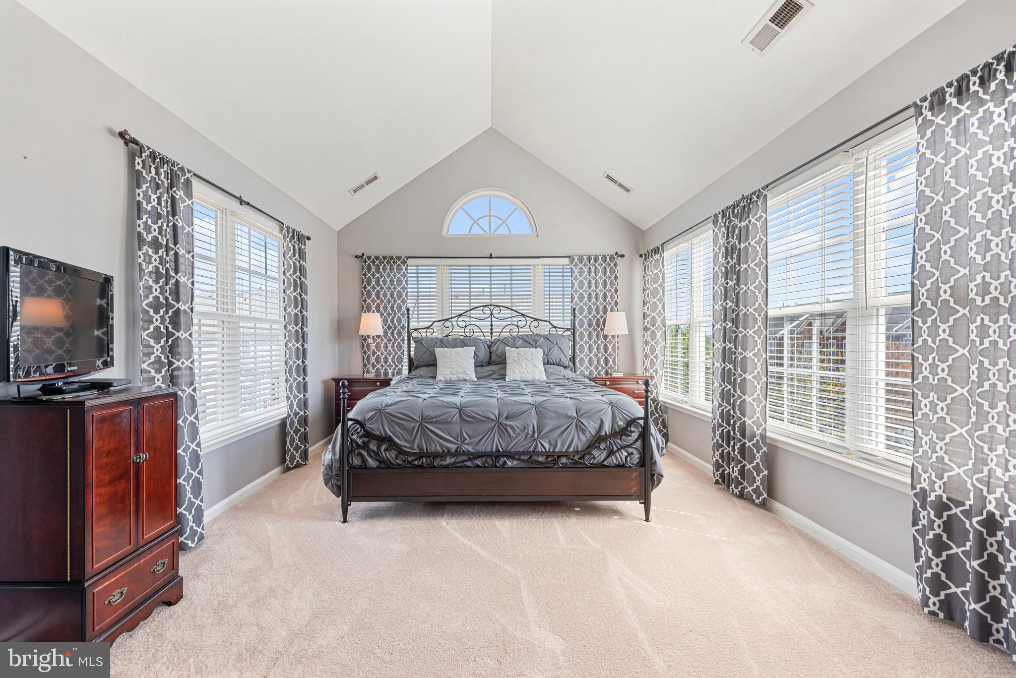 SOUTH RIDING - Residential