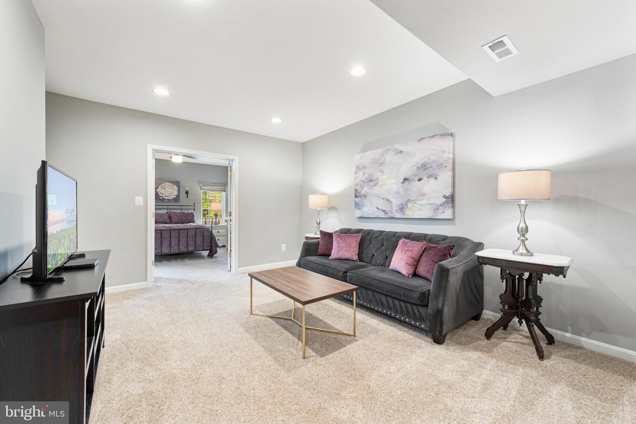 SOUTH RIDING - Residential