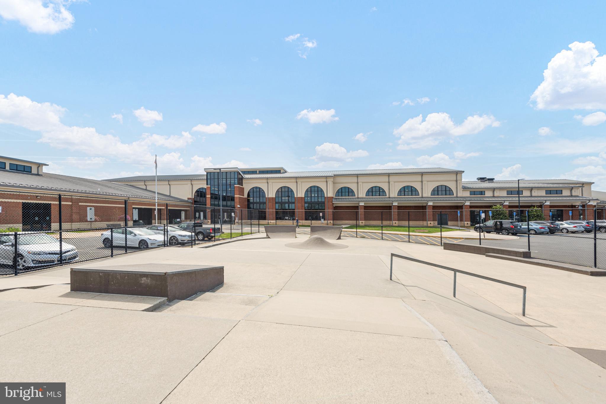 SOUTH RIDING - Residential