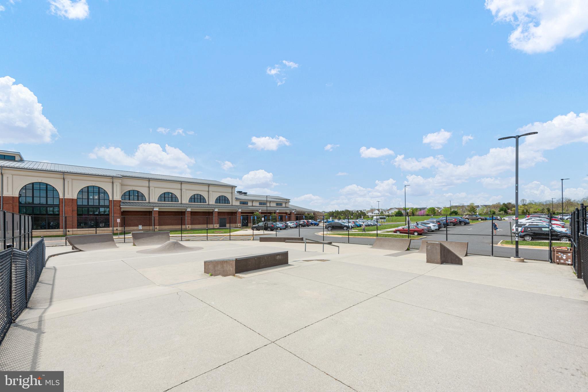 SOUTH RIDING - Residential